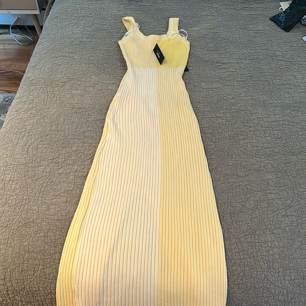 Yellow dress